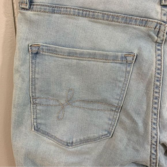 Denizen From Levi's Mid Rise Bermuda Shorts Blue Stretchy Jean Shorts 4 27 NEW - Picture 10 of 10